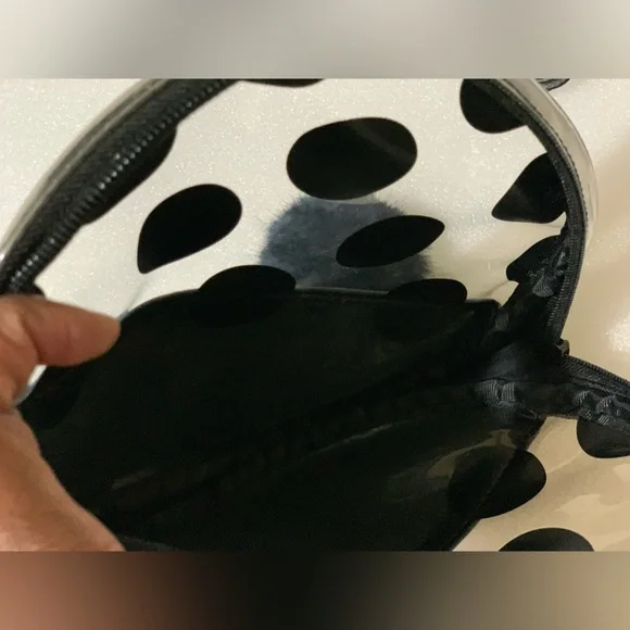 Brand🆕 w/o tags PolkaDot Sephora purse w/fur ball key tag w/black purse straps - Picture 2 of 4